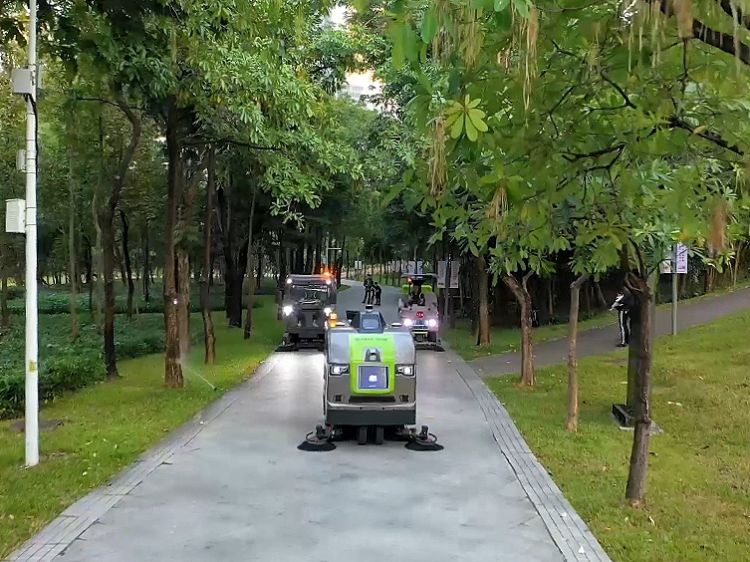 无人驾驶扫地车哪个牌子好？深圳福田区城管局使用多台智能无人驾驶清扫机器人 开启智能作业新模式