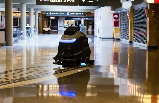 商用清洁机器人什么牌子好？匹兹堡国际机场惊现紫外线清洁机器人