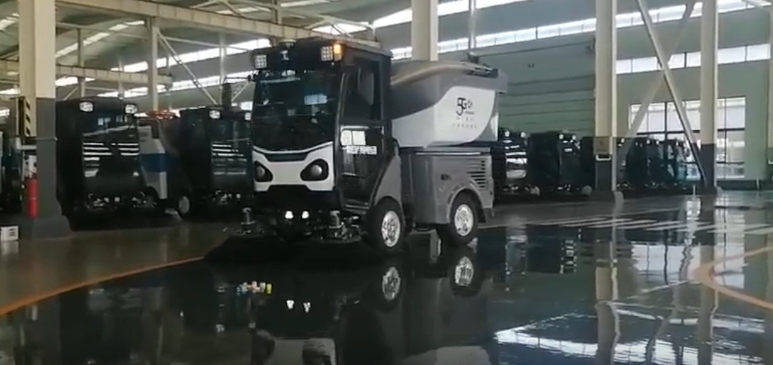 无人驾驶扫地车哪个牌子好？200台“浩睿智能无人驾驶机器人​”进入交付前的最后检测调试工作